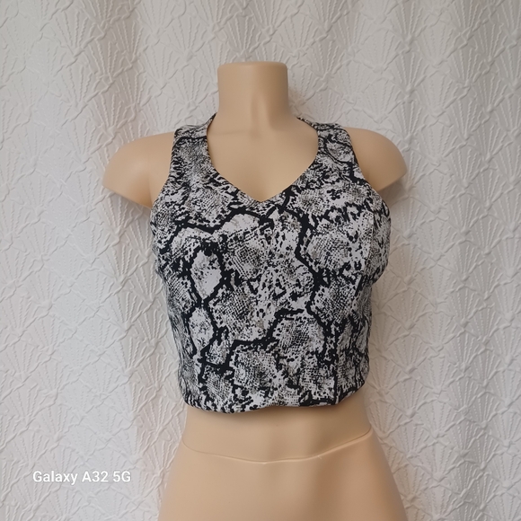 Express Tops - Express  Women Top Size M Black and White Fitted Crop Tank Top